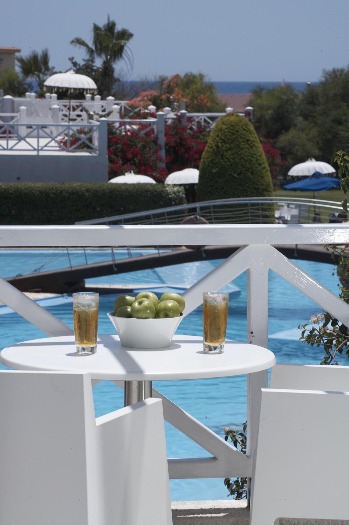 So Nice Beach Resort Ayia Napa Exterior foto